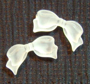 plastic bow beads