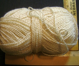 FMY-06. Cream Yarn.