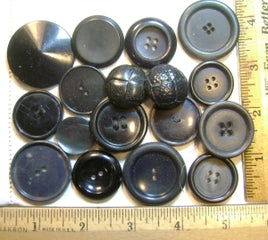 4184. Vintage Buttons #14.