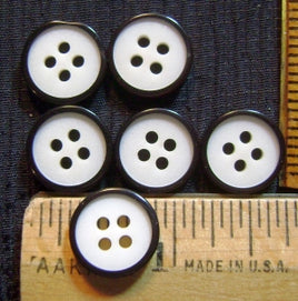 4184. Vintage Buttons #17.