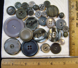 4184. Vintage Buttons #27.