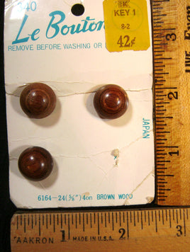 4184. Vintage Buttons #57.