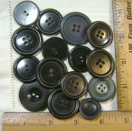 4184. Vintage Buttons #59.